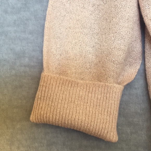 NWT Elle Soft Feminine Peach Color Sweater with Classic Appliqué Accents - Picture 7 of 11